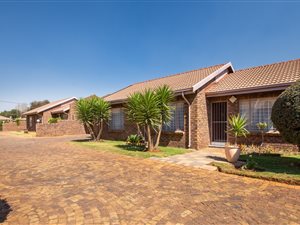 3 Bed Townhouse in Dal Fouche
