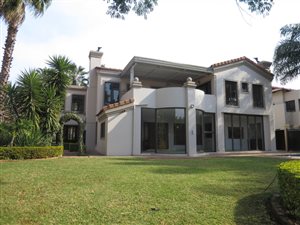 5 Bed House in Silver Lakes Golf Estate