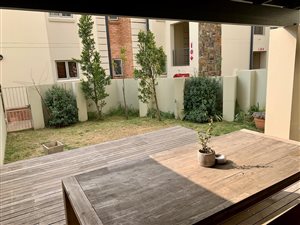 2 Bed Apartment in Parktown North