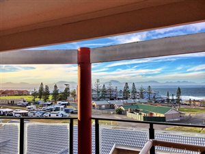 2 Bed Apartment in Mossel Bay