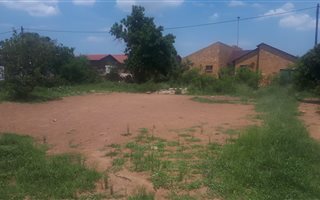 600 m² Land available in Lethlabile