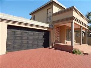 3 Bed House in Rietvalleirand