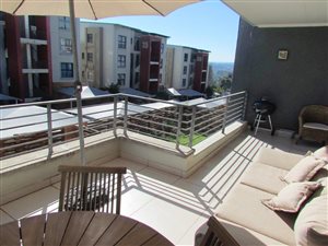 2 Bed Apartment in Fourways