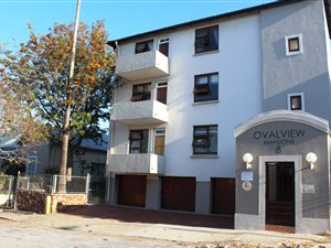 2 Bed Apartment in Richmond Hill