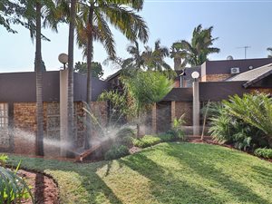 4 Bed House in Montana Park