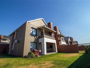 3 Bed Duplex in Louwlardia