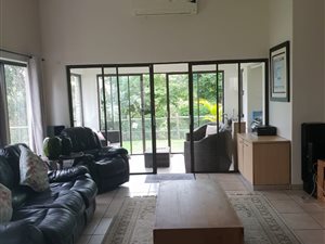 3 Bedroom House in Tinley Manor and surrounds
