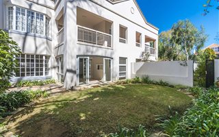 1.5 Bedroom Apartment in Saxonwold