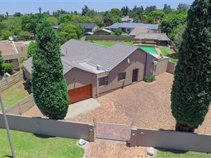 4 Bed House in Brackenhurst