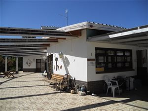 4 Bed House in Graaff Reinet
