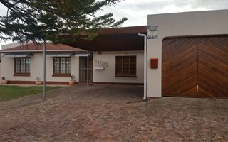 4 Bedroom House in Bothasig