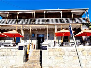 400 m² Commercial space in Mossel Bay Central