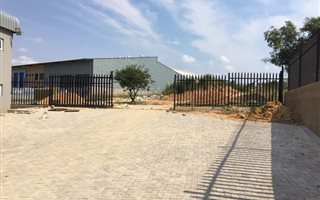 180 m² Industrial space in Cosmo City