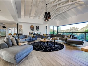 5 Bed House in Dainfern