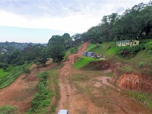 2.4 ha Land available in Everton