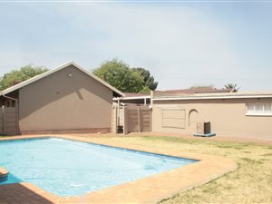 3 Bed House in Lilianton
