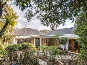 Office space in Parkhurst