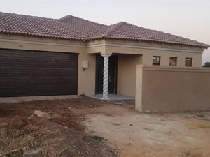 4 Bed House in Golden Gardens