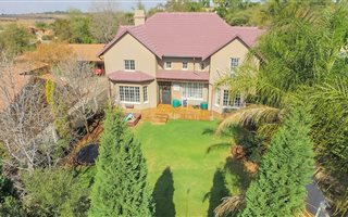 4 Bedroom House in Highveld