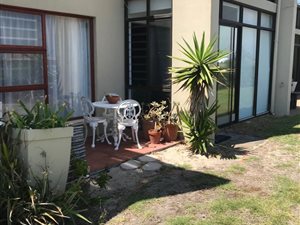 2 Bedroom Apartment in Melkbosstrand