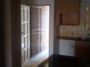 2 Bed House in Hazeldean (Silverlakes Surroundings)
