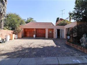 3 Bed House in Dowerglen