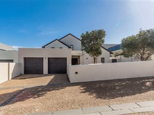 3 Bed House in Schonenberg Estate