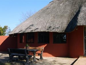 2 Bedroom Garden Cottage in Bishopstowe