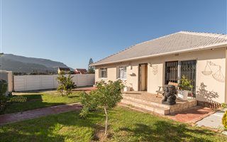 4 Bedroom House in Fish Hoek