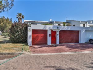 4 Bed House in Marina Da Gama