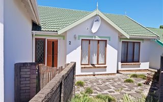 3 Bedroom Townhouse in Nahoon Valley Park