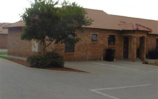 2 Bedroom Apartment in Grobler Park