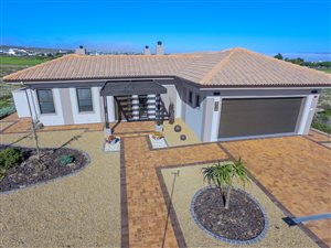 3 Bed House in Langebaan Country Estate