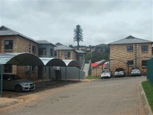 2 Bed Flat in Helderkruin