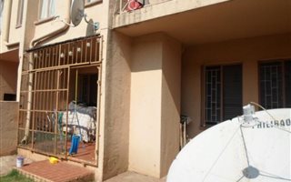 3 Bedroom Townhouse in Magalieskruin
