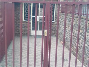 1 Bed Flat in Eloffsdal