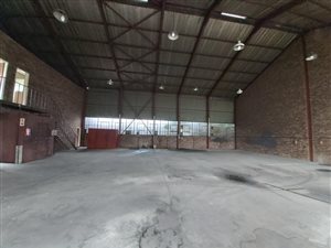825 m² Industrial space in Delville