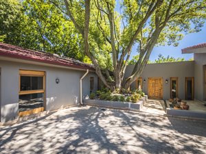 3 Bedroom House in Craighall Park