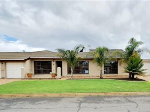4 Bed House in Kuilsriver