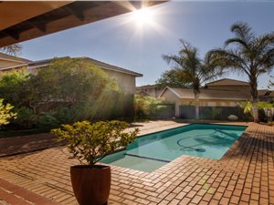 2 Bed Townhouse in Paulshof