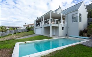 4 Bedroom House in Kronenzicht
