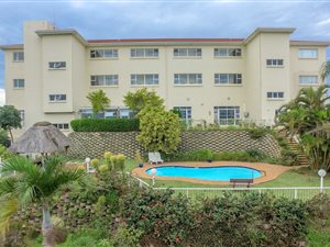 3 Bed Apartment in Amanzimtoti