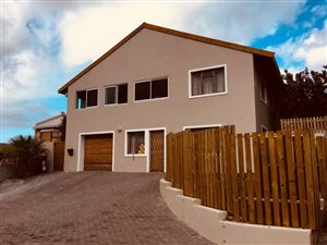 6 Bedroom House in Welcome Glen