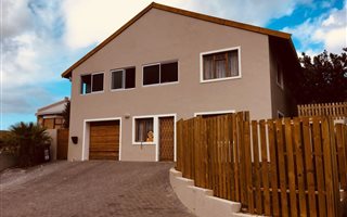 6 Bedroom House in Welcome Glen