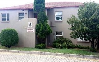 2 Bedroom Flat in Safari Gardens