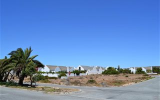 633 m² Land available in Golden Mile
