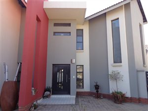 3 Bed House in Midfield Estate