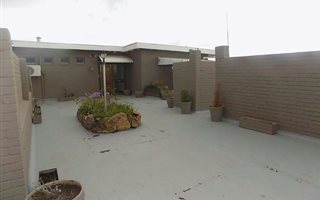 4 Bedroom Apartment in Universitas