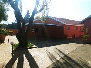 6 Bed House in Brackenhurst