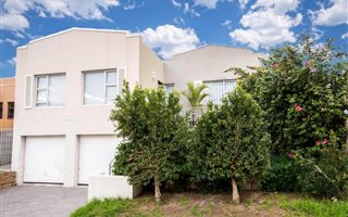 3 Bedroom House in Gordons Bay Central